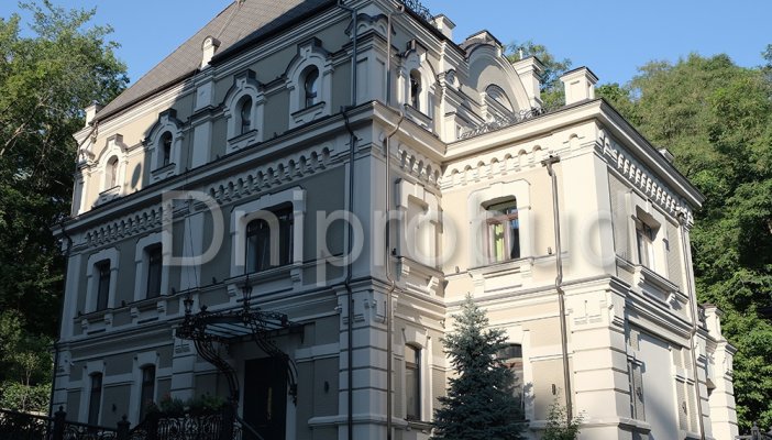 Реконструкція фасаду маєтку в Києві по вул. Гончарна