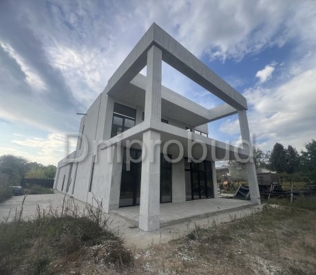 Двухэтажный дом в с. Кобцы