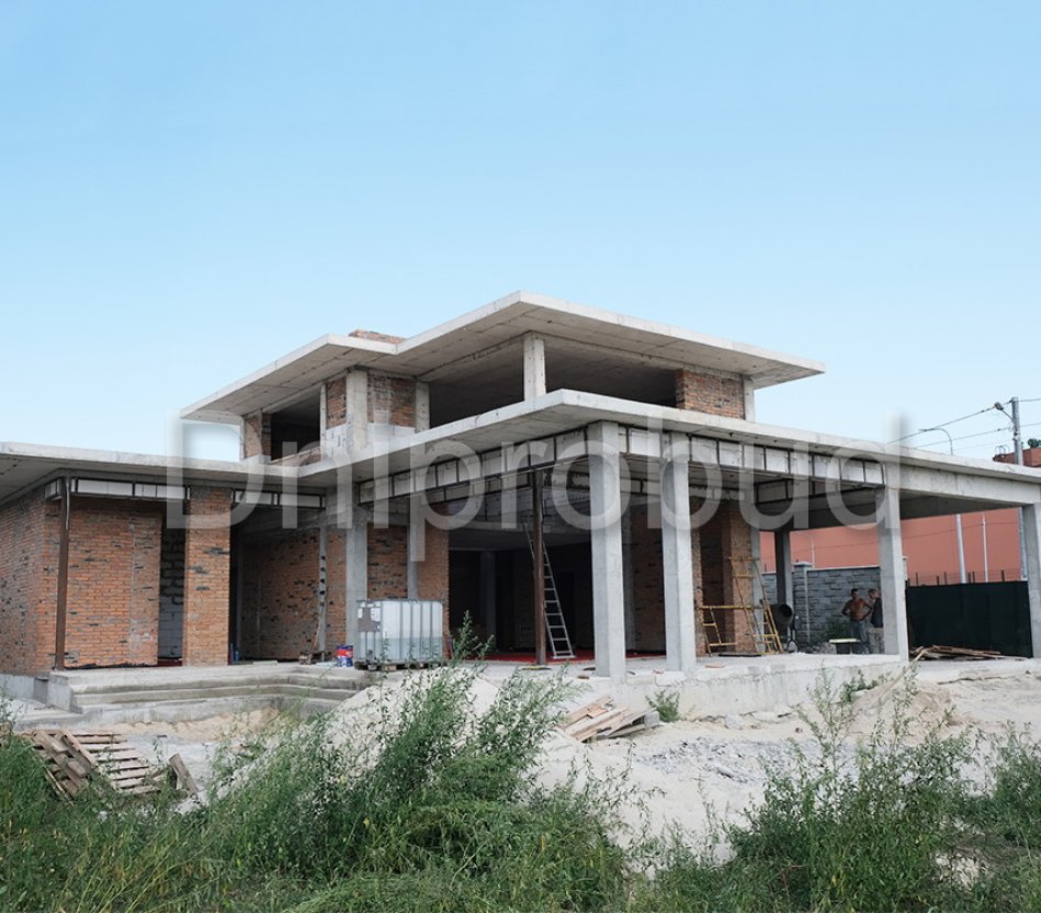 Двухэтажный коттедж в Голосеевском районе м. Киев (Столичное шоссе)