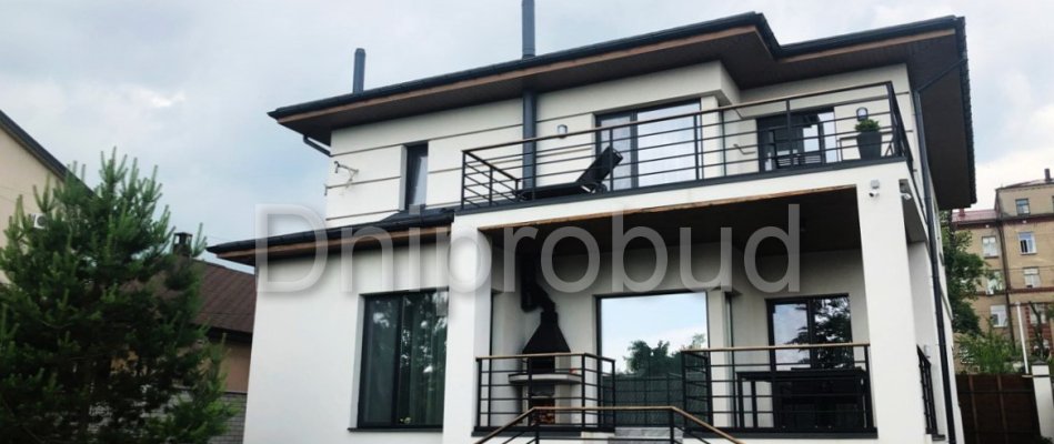 Современный дом с цокольным этажом на ул. Сечевых Стрельцов