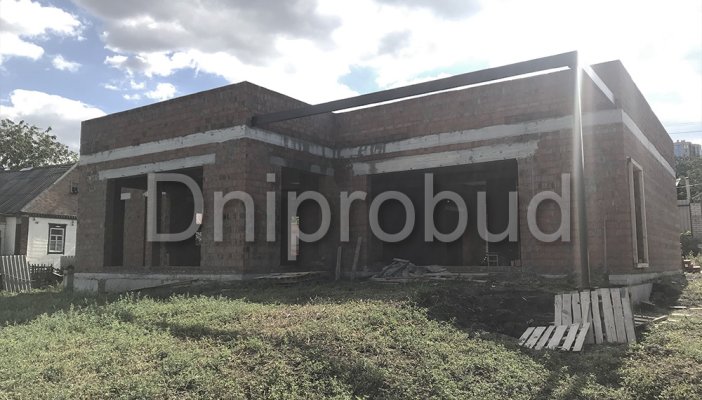 Одноэтажный дом с плоской кровлей на Соколе (ул. Ереванская)