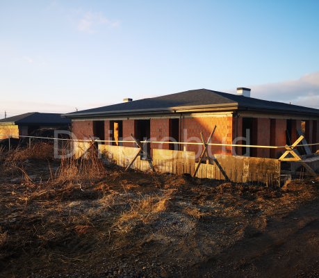 Одноповерховий будинок в Сажівці