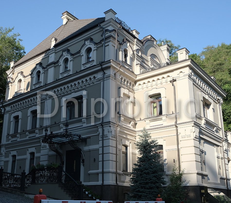 Реконструкция фасада поместья в Киеве по ул. Гончарная