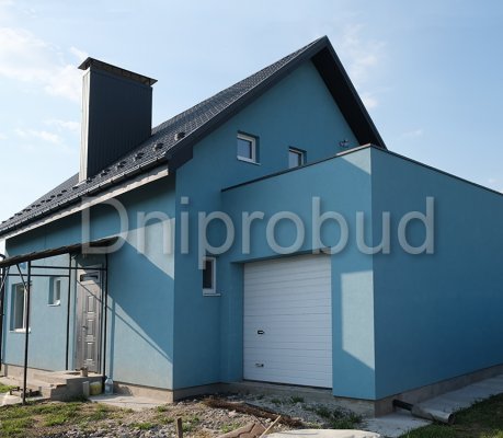 Дом мансардного типа с гаражом на одну машину в с. Гора