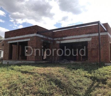 Одноповерховий будинок з плоскою покрівлею на Соколі (вул. Єреванська)