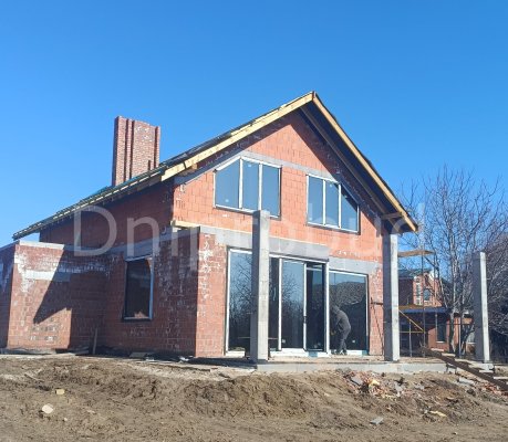 Двоповерховий будинок в с. Білогородка (2)