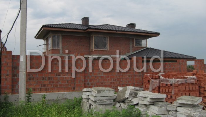 Классический коттедж с витражным остеклениеми в с. Братское