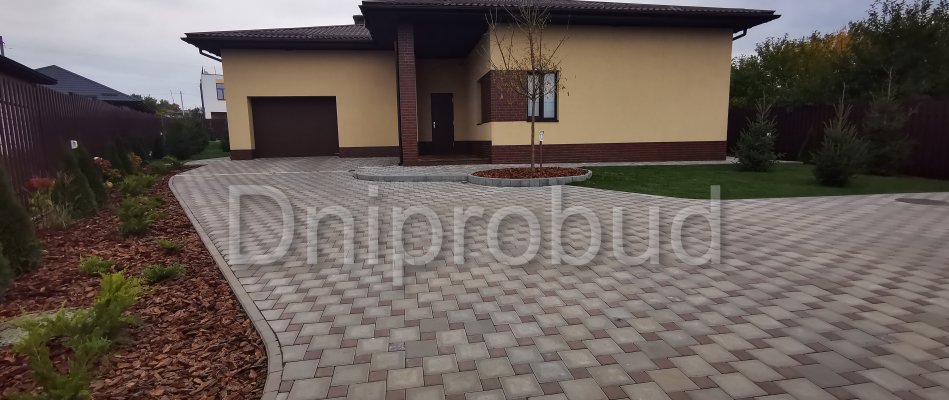 Коттедж в классическом стиле в Дослидному (Зеркальная)